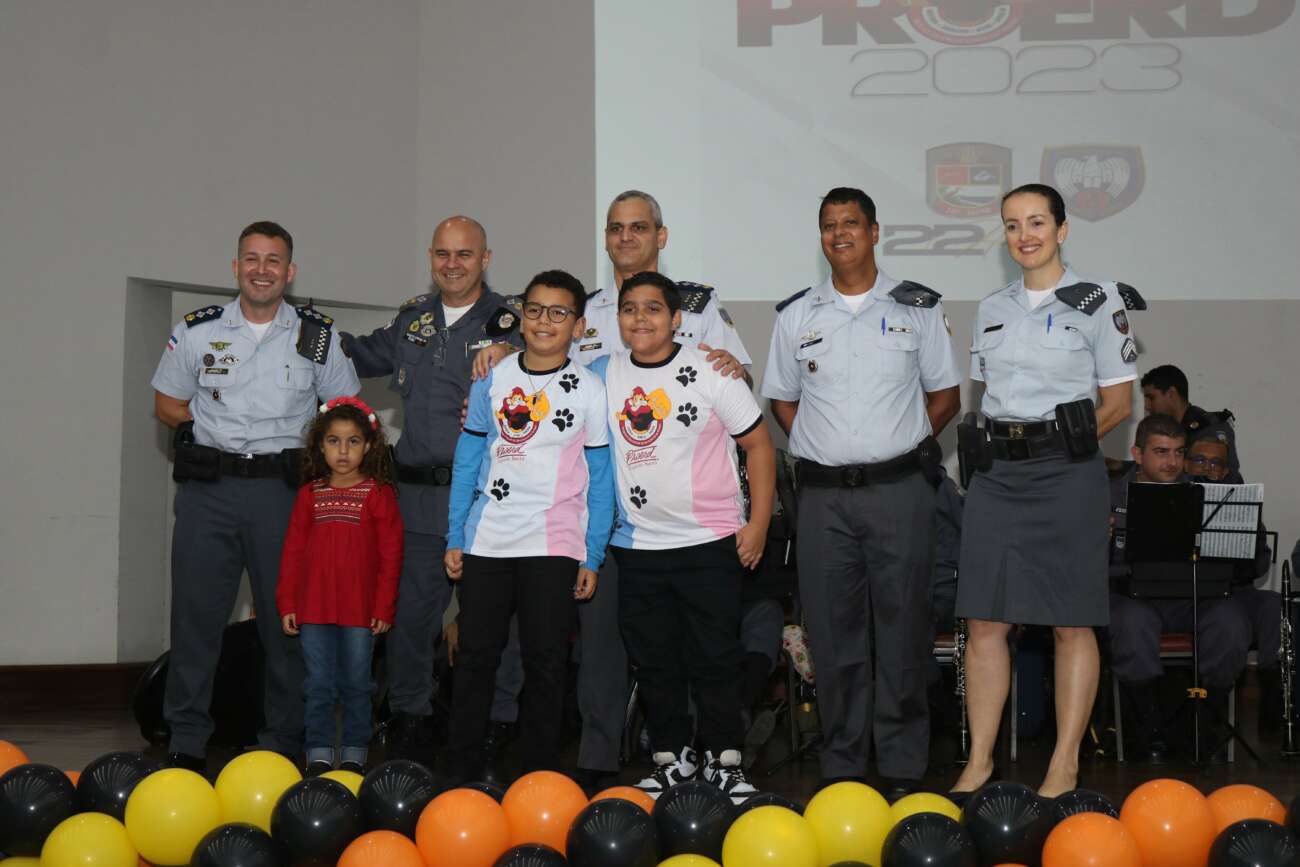 Estudantes Da Rede Municipal Participam De Formatura Do Proerd Em