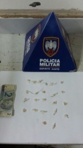 1 3 - Homem é preso com 23 pedras de crack em Perocão