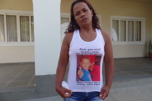 Vera Lúcia disse que logo depois que o filho saiu, escutou o tiroteio. Foto: João Thomazelli/Folha da Cidade