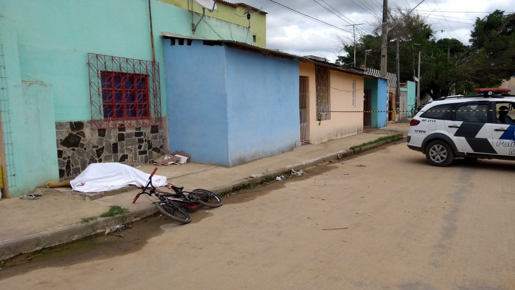 Jovem é morto a tiros enquanto andava de bicicleta em Guarapari