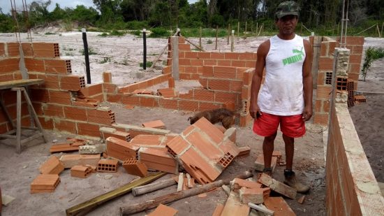 IMG 20170516 115456296 Medium - Moradores denunciam "ação truculenta" de fiscais em bairro de Guarapari