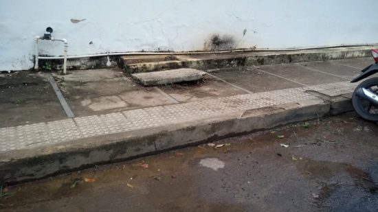 IMG 20170522 155058190 Medium - Unidade de Saúde de Perocão: esgoto na rua e prejuízo para comerciantes
