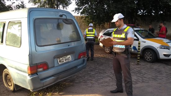 IMG 20170530 161649501 Medium - Duas vans clandestinas são apreendidas em Guarapari