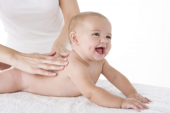 massagem Shantala 05 - Fisioterapeuta cria cursos gratuitos para gestantes e mamães