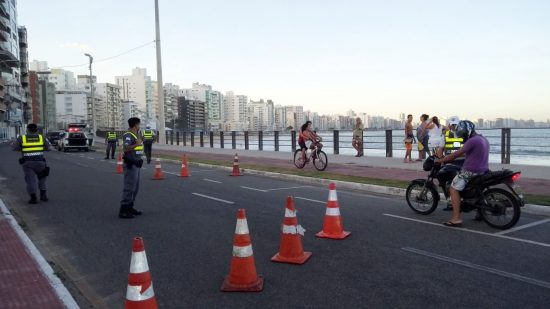 Mais 100 motoristas multados em menos de uma hora de blitz em Guarapari