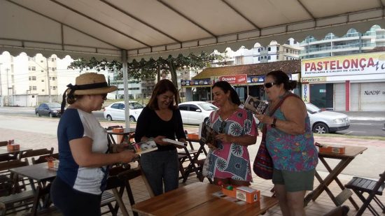 20246054 1351808698251380 5898386377181241058 n - Campanha estimula leitores a "esquecerem" livros em Guarapari