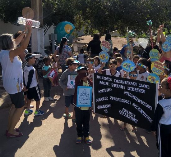 Escola Padre Anchieta - Escola em Anchieta realiza passeata para destacar a importância da água