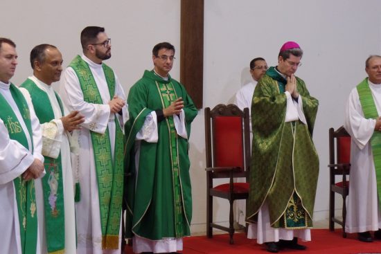 SAM 7996 - Padre Odésio assume Paróquia de Nossa Senhora da Conceição em Guarapari