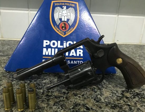 release 62 - Arma apreendida e homem detido por porte ilegal em Guarapari