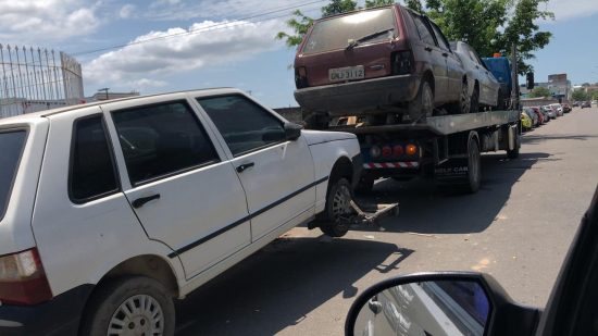 WhatsApp Image 2018 10 11 at 12.21.42 - Veículos que ocupavam entorno da Polícia Civil em Guarapari começam a ser despachados