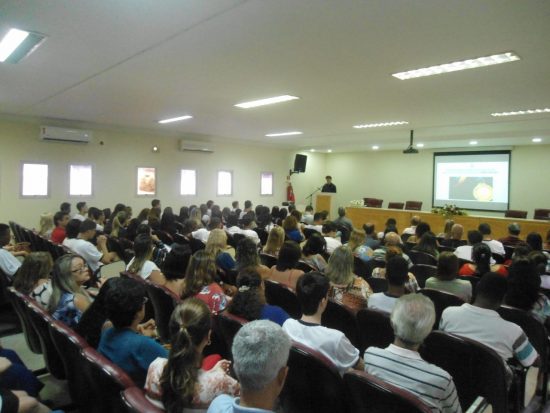 DSC04033 - Alunos aprovados no Ifes recebem homenagem em Guarapari