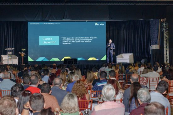 principal 1 2 - Palestra e confraternização encerraram ciclo de 2018 do Sicoob Sul-Litorâneo