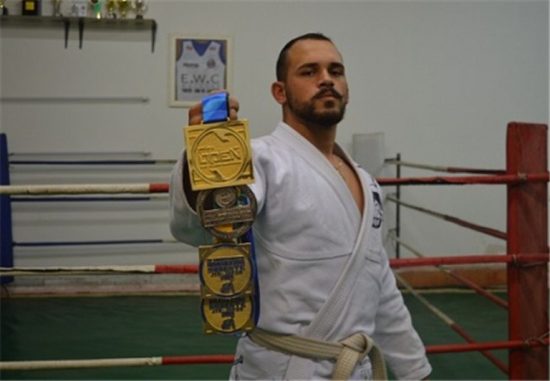 lutador1 - Morador de Alfredo Chaves lidera ranking de Jiu-Jitsu no Estado