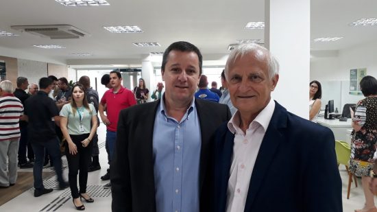 Fabrício e Arno - Sicoob inaugura agência mais ampla e com novo conceito em Anchieta