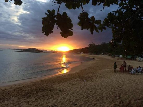 Praia dos Padres - Santos lugares: Praia dos Padres e Praia dos Adventistas em Guarapari