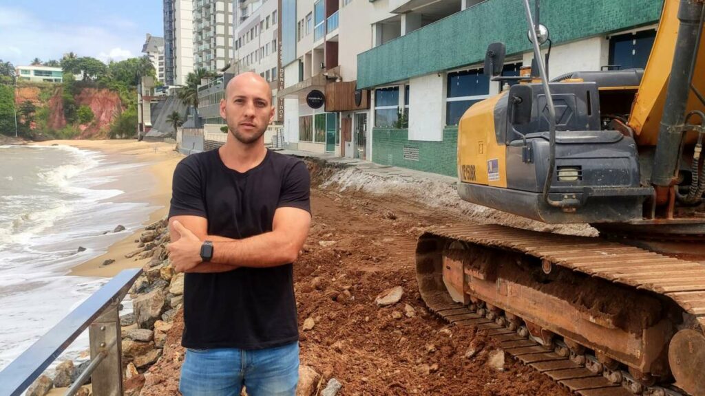 Calçadão da Praia da Areia Preta Guarapari Desabamento Queda Deslocamento acidente empreendimento Foodhall Beach Restaurante Prejuízo Empresário