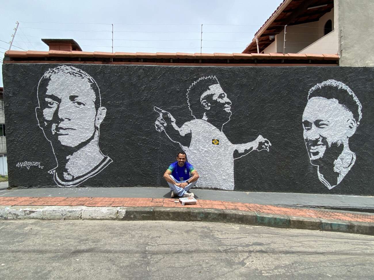 Artista viraliza ao desenhar rostos de famosos com escritas e é chamada  para fazer arte no 'Rock in Rio': 'Surreal', Sorocaba e Jundiaí