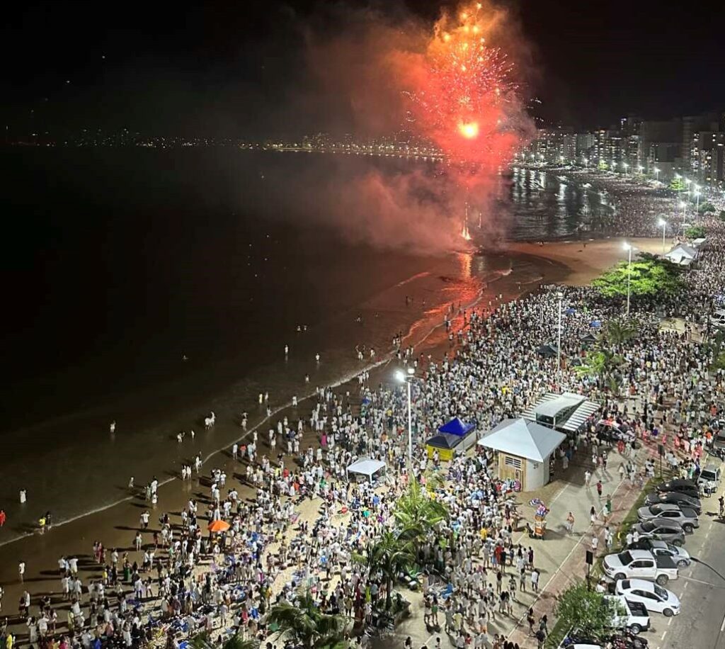 Reveillon 2023 6 1 - Coluna Dom Antônio: Hiperlotação de Guarapari no Ano Novo e Carnaval. O que fazer ou para onde ir?