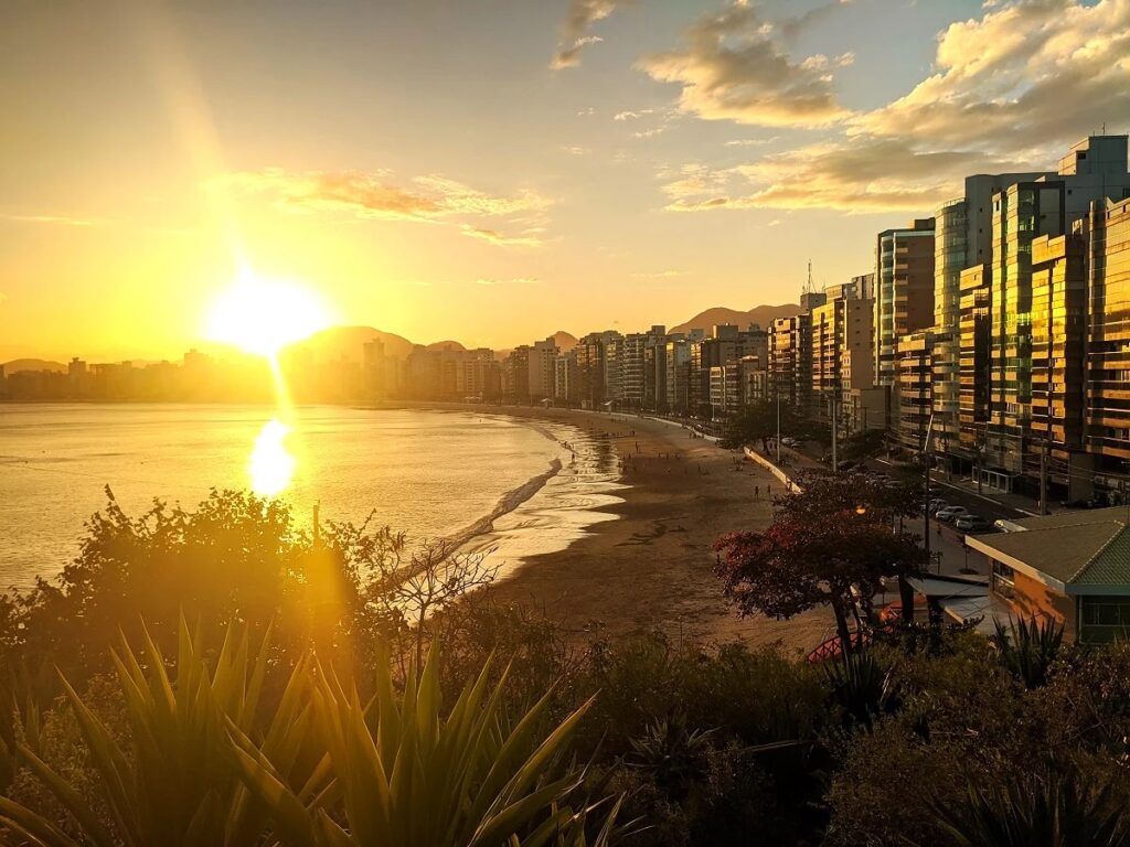 praia do morro coluna antonio 09abr - Cinco destinos imperdíveis no Espírito Santo para visitar em 2025