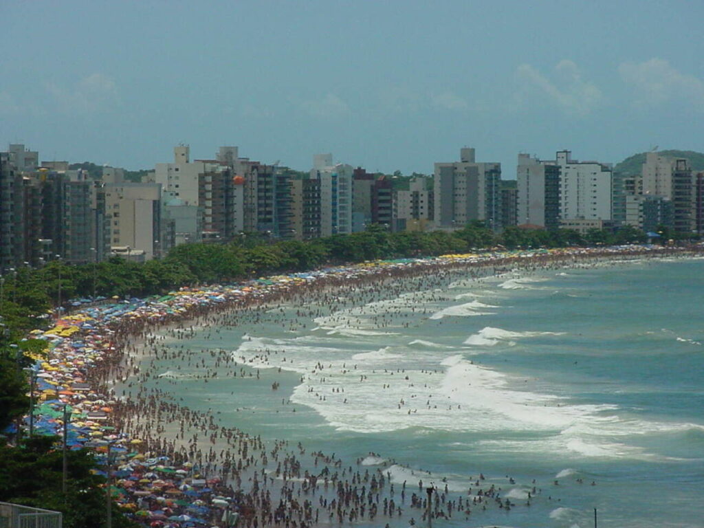 Praia do Morro arborizacao Verao05 4 - <i>Coluna Dom Antônio</i>: Guarapari já foi mais verde e agora é cinza e cada vez mais quente