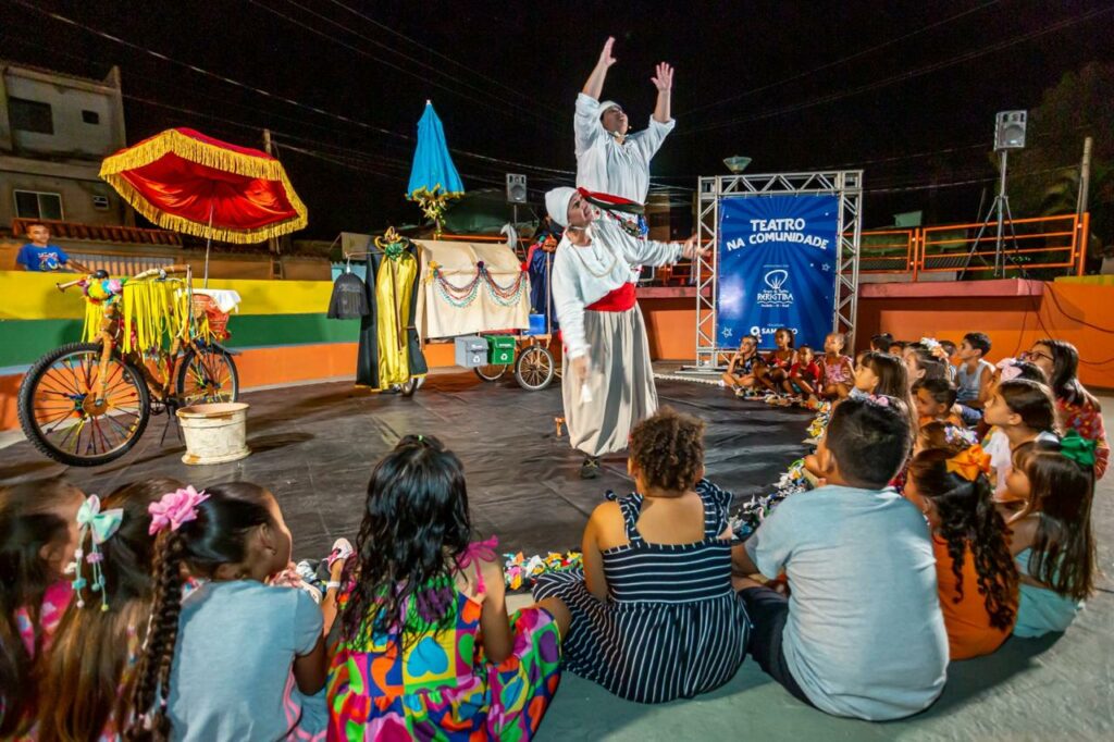 Mae Ba - Samarco leva apresentações de teatro para comunidades de Guarapari e Anchieta