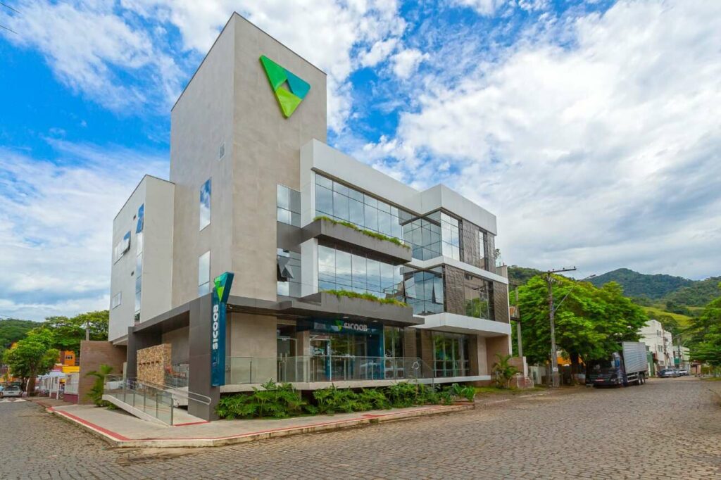 Sicoob sede panoramica Mai24 - Associados do Sicoob recebem quase R$ 600 milhões