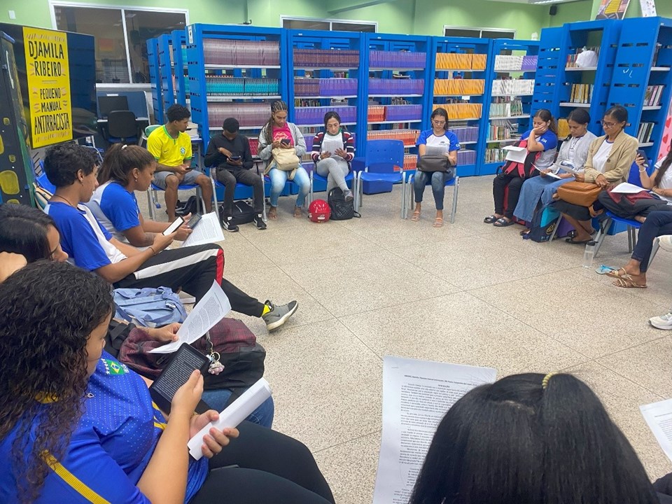 PIPAT 5 - Escola de Guarapari realiza projeto sobre racismo religioso com estudantes da EJA