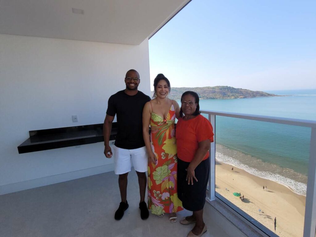 Sheila Joanan e Marlene 1 - Ideally Construtora entrega o Lúcia Pandolfi, primeiro edifício do ‘Top 6’ em Guarapari