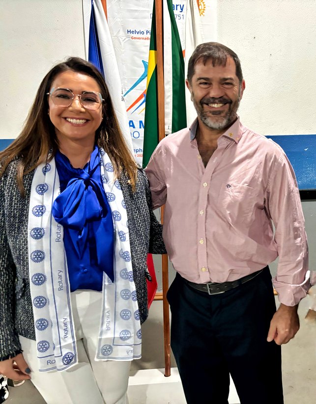 Presidente e vice rotary - Rotary Club Guarapari Radioativo inicia atividades com projetos sociais para a comunidade