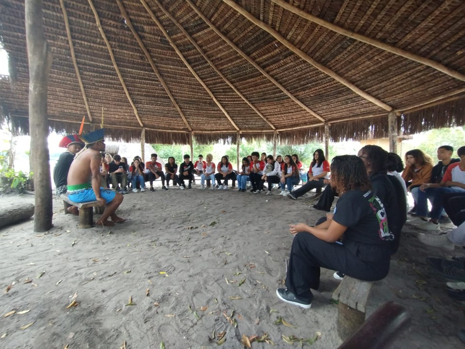 visita aldeia indigena - Alunos de Guarapari conhecem comunidade indígena e assentamento em visitas técnicas