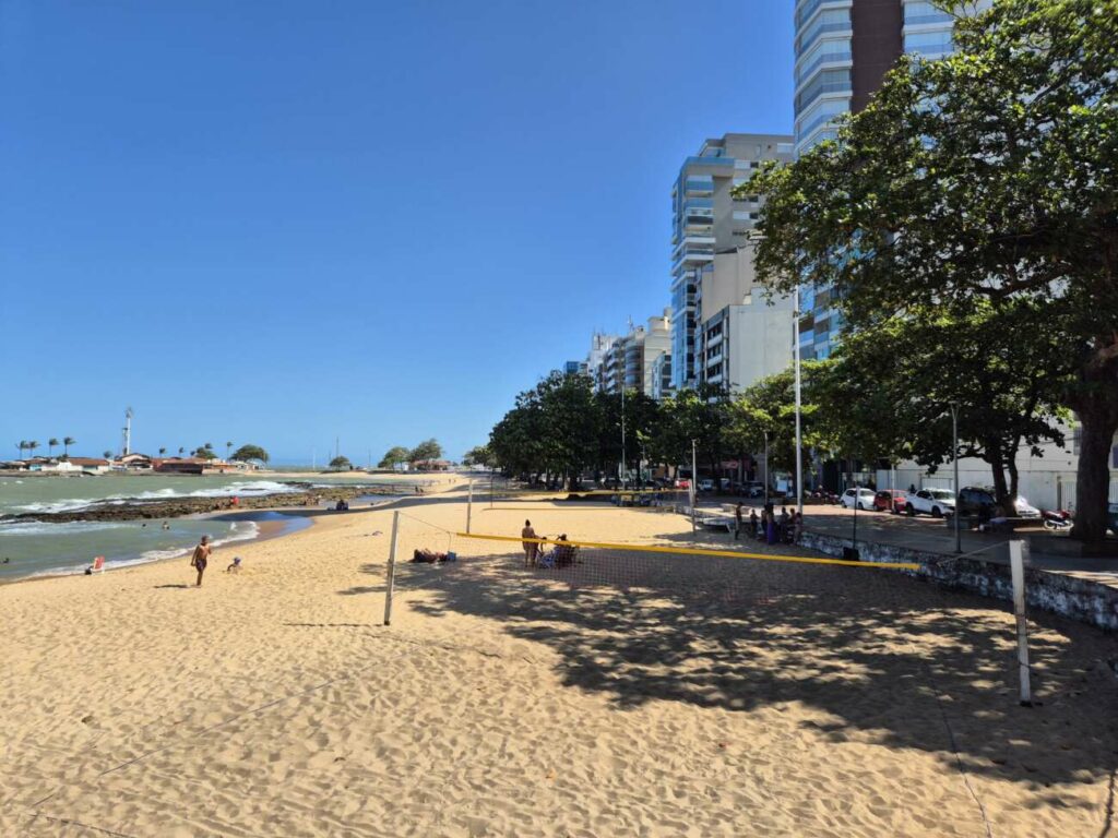 Praia das Castanheiras 2 - Coluna Dom Antônio: Praia das Castanheiras, a mais bela e modelo de todo o Espírito Santo