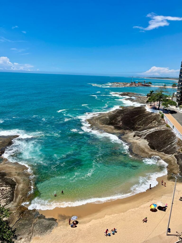 Praia das virtudes Antonio Ribeiro - Coluna Dom Antônio: Praia das Virtudes é outra joia no calçadão do Centro de Guarapari