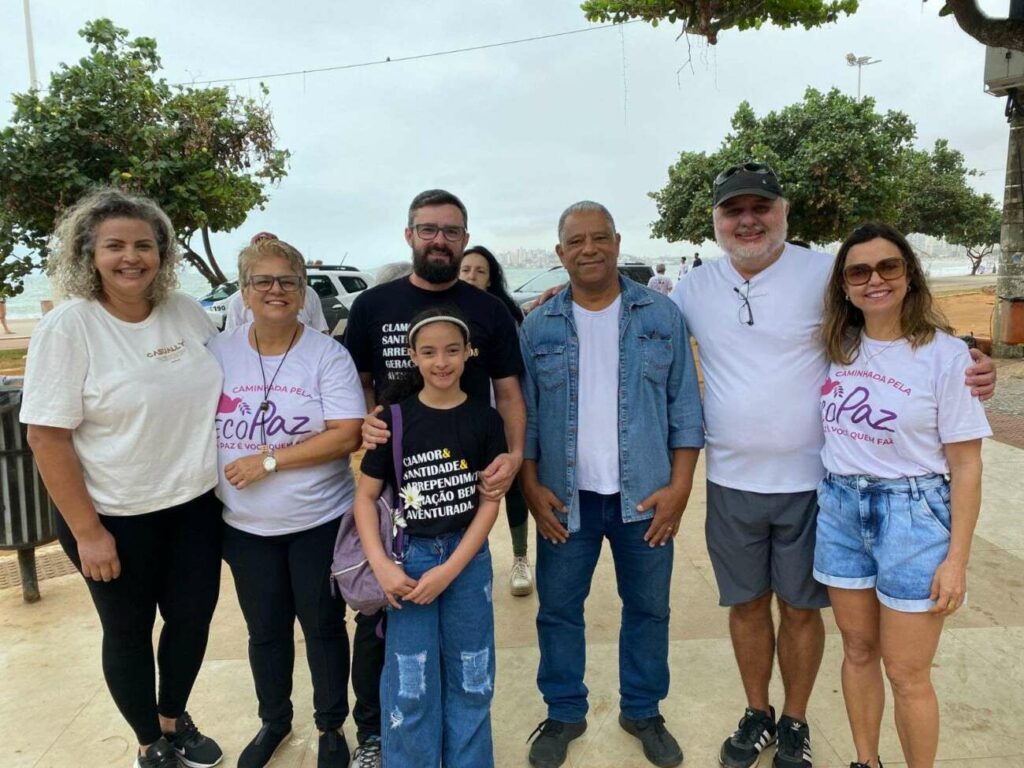 caminhada ecopaz representantes - EcoPaz comemora Dia Internacional da Paz com evento especial em Guarapari