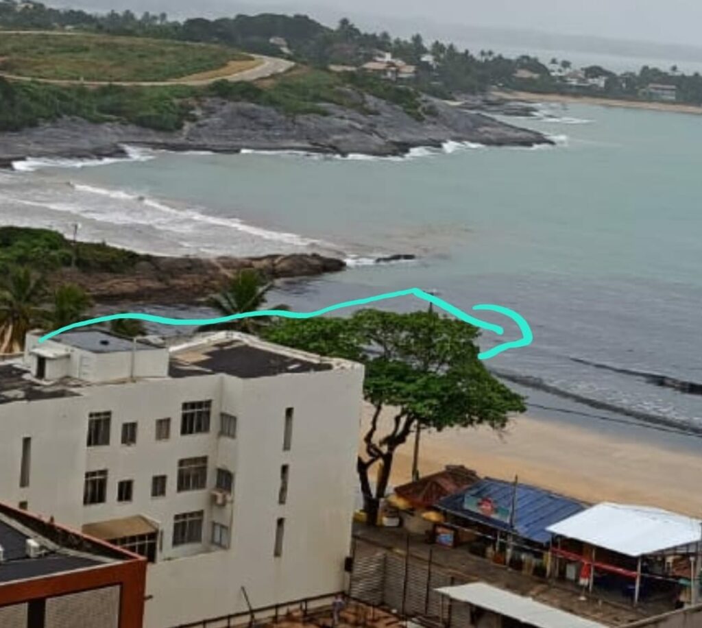 Praia da Cerca 30 09 1 - Moradores reclamam de poluição na Praia da Cerca após as chuvas em Guarapari