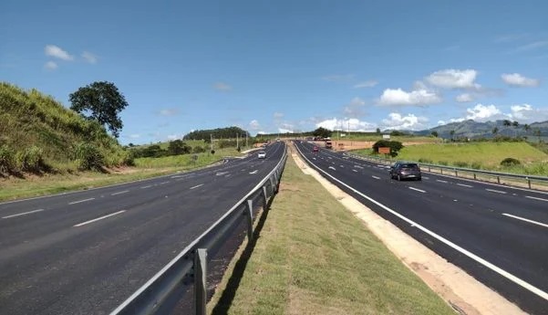 trecho duplicado entre guarapari a anchieta e liberado ao trafego de veiculos 951492 article - Obra de duplicação da BR-101 entre Guarapari e Anchieta avança com novo desvio na ponte sobre o Rio Grande