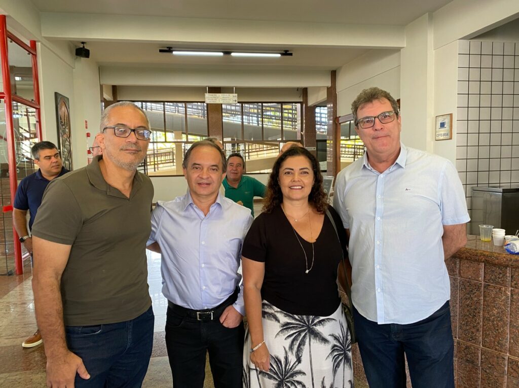 1Fernando Otavio Jailton Pedroso TAtiana Perim e Emerson Macedo - Lideranças da nova gestão discutem o desenvolvimento de Guarapari durante evento empresarial 