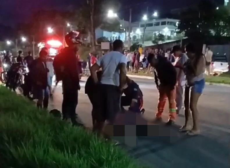 Acidente com morte - Pedestre e motociclista morrem após acidente em avenida de Guarapari