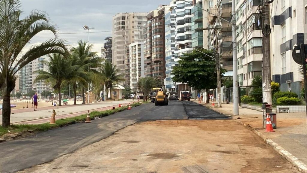 Beira mar rua juiz de fora - Comerciantes da Praia do Morro reclamam de queda nas vendas devido a obras de macrodrenagem