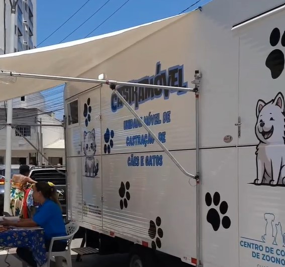 Castramovel 2 - Castramóvel realiza primeiros atendimentos durante feira de adoção em Guarapari