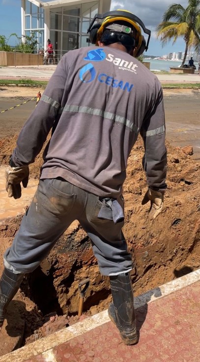 Imagem do WhatsApp de 2024 11 06 as 09.52.07 0e81b559 - Vazamento de água na Praia do Morro gera divergência entre Prefeitura de Guarapari e Cesan