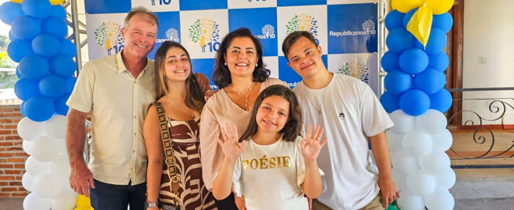 FOTO 4 Tatiana e familia - Entrevista: vice-prefeita eleita, Tatiana Perim fala sobre sua trajetória e os desafios de Guarapari