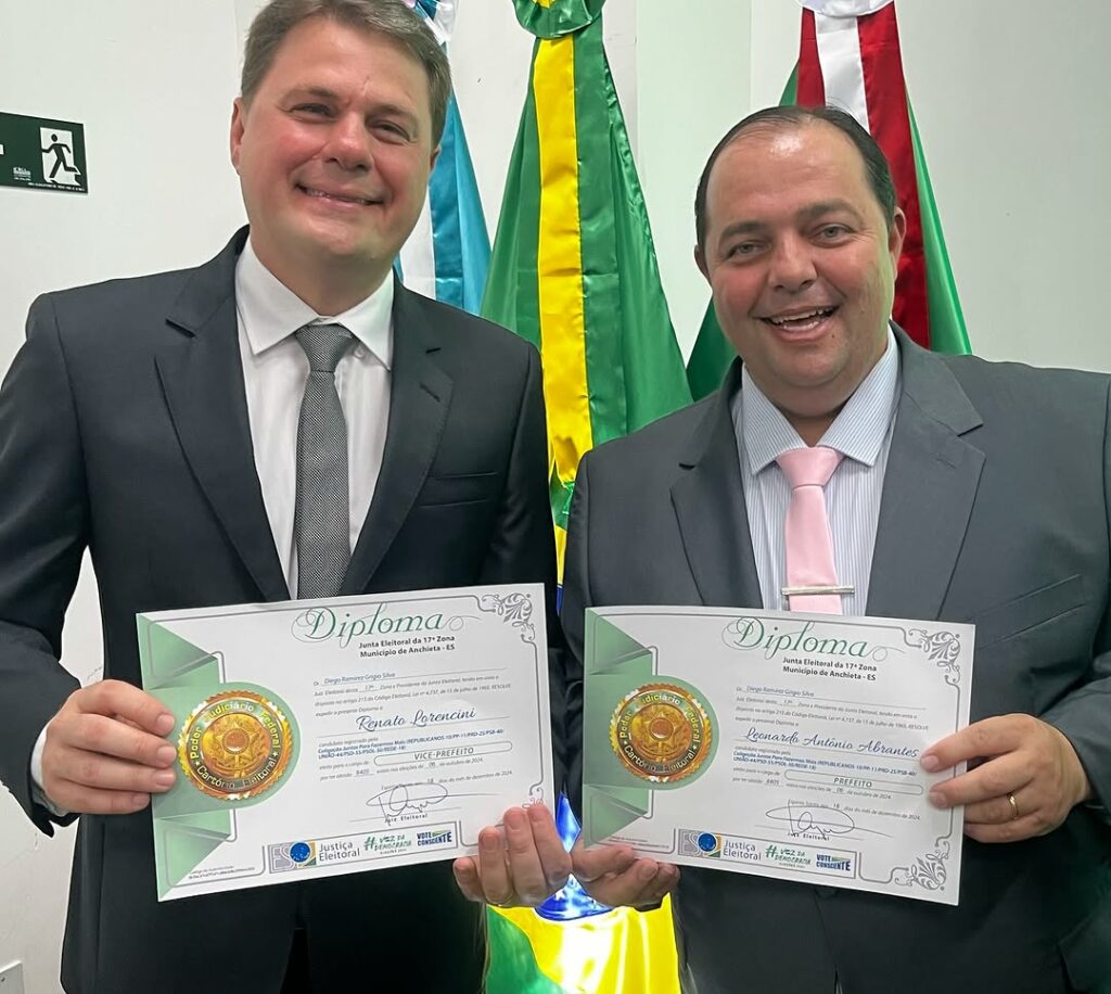 diploacao prefeito e vice - Leonardo Abrantes e Renato Lorencini são diplomados em Anchieta