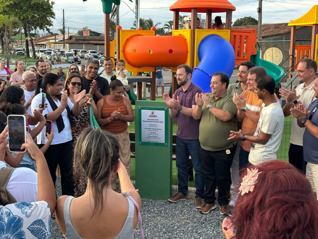 pracinha vila samarco gilberto - Prefeitura de Anchieta inaugura nova praça no bairro Vila Samarco