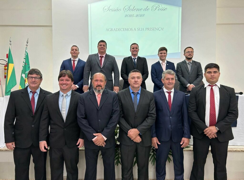 Prefeito vice e os vereadores empossados - Hugo Luiz e Cleber Bianchi tomam posse como prefeito e vice de Alfredo Chaves