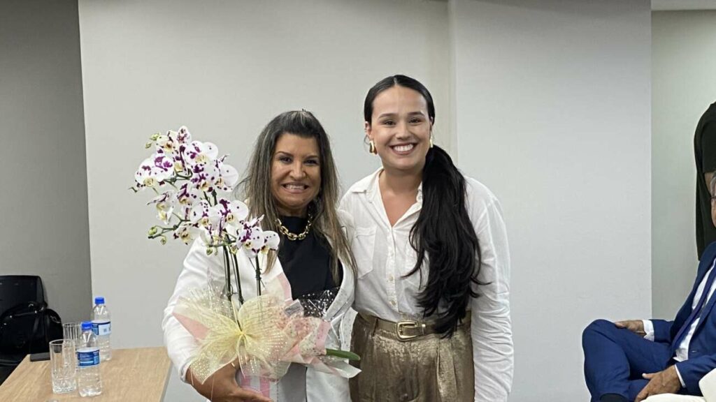 20250213 143706115 iOS - Mônica Goulart assume terceiro mandato à frente da OAB Guarapari com planos de fortalecimento da instituição