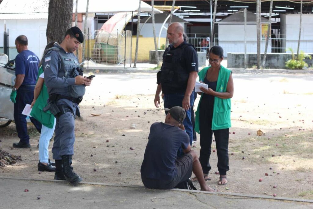 Abordagem pessoas nas ruas 3 - Guarapari realiza ação integrada para abordagem de pessoas em situação de rua