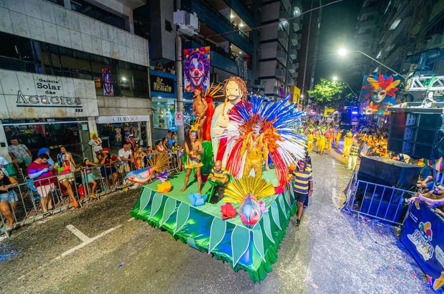 Escola Guarapari Imperial 3 - Carnaval de Guarapari atrai mais de 600 mil visitantes em quatro dias de festa