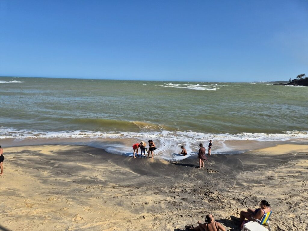 Praia da Areia Preta 2024 - Coluna Dom Antônio: Praia da Areia Preta seria por si só um atrativo mundial para Guarapari