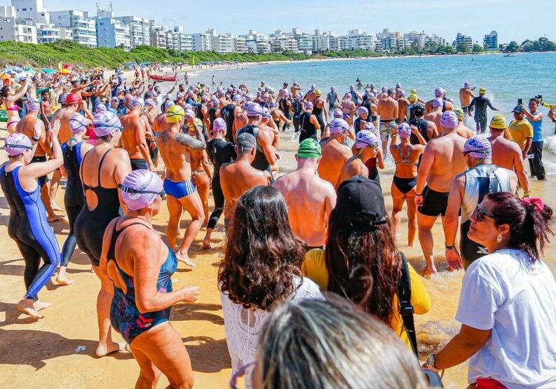 Nadadores Travessia Areia Preta Peracanga