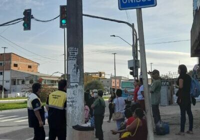 Onibus impedido de circular